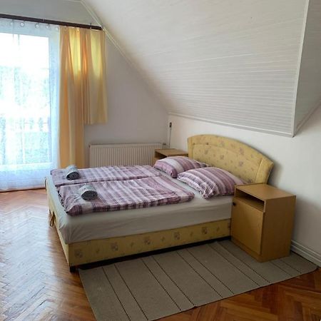 Ferienwohnung Kriszta Apartmanhaz Balatonlelle Exterior foto