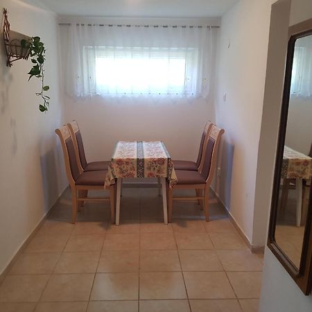 Ferienwohnung Kriszta Apartmanhaz Balatonlelle Exterior foto
