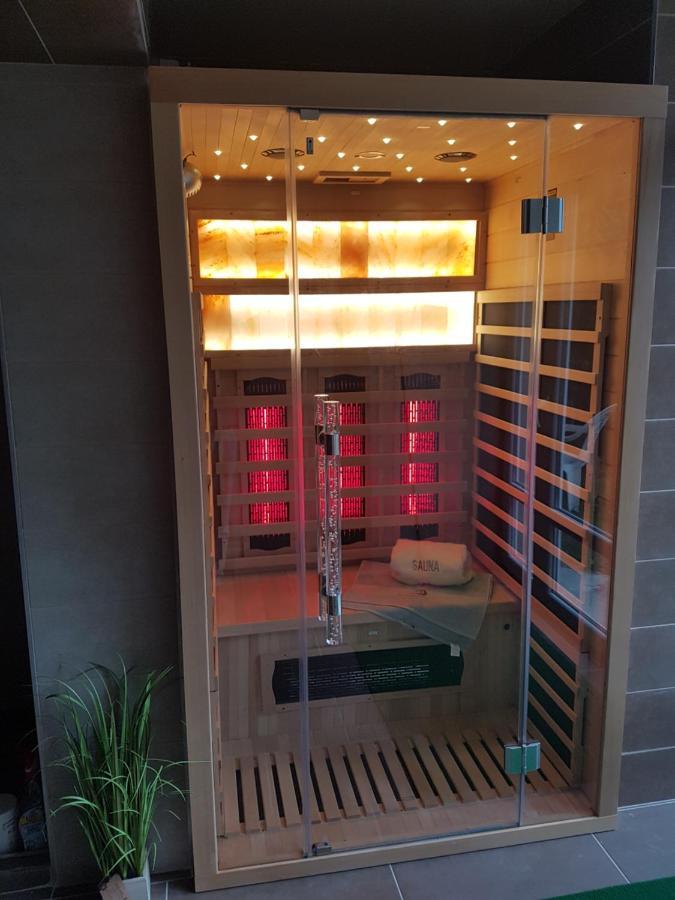 Ferienwohnung Kriszta Apartmanhaz Balatonlelle Exterior foto