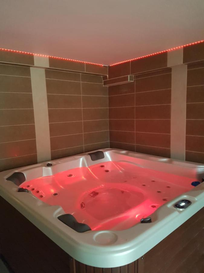 Ferienwohnung Kriszta Apartmanhaz Balatonlelle Exterior foto