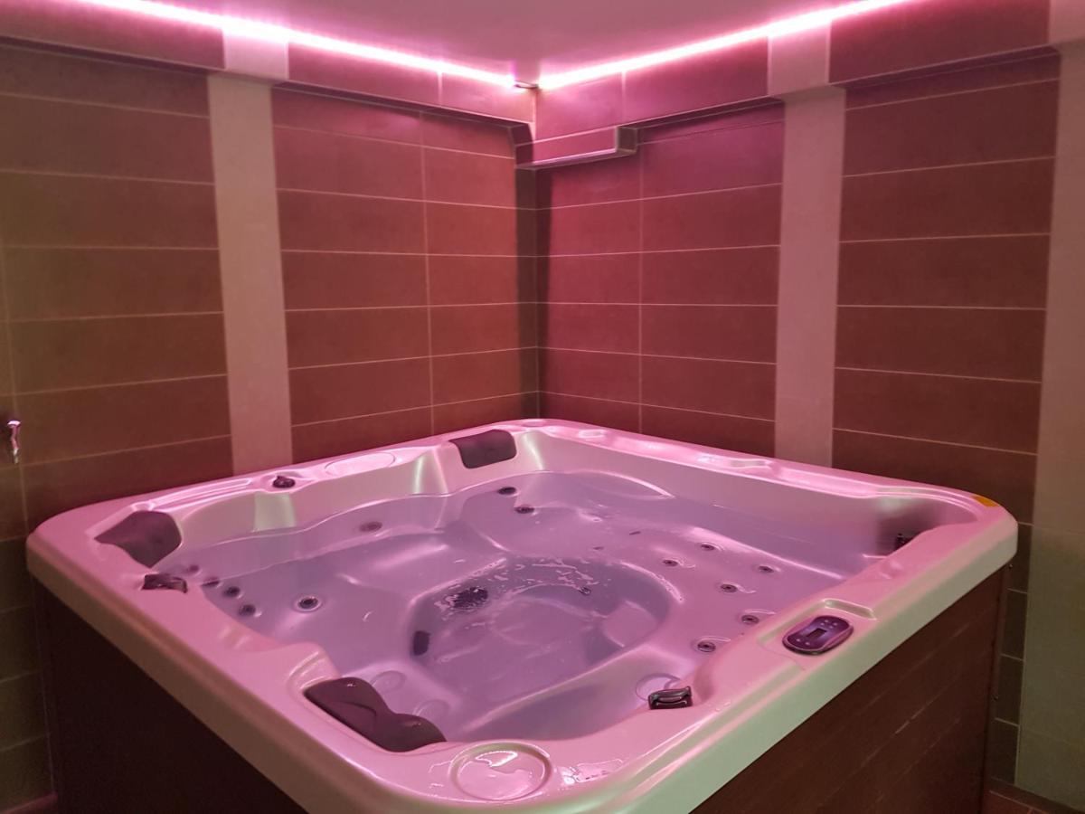 Ferienwohnung Kriszta Apartmanhaz Balatonlelle Exterior foto