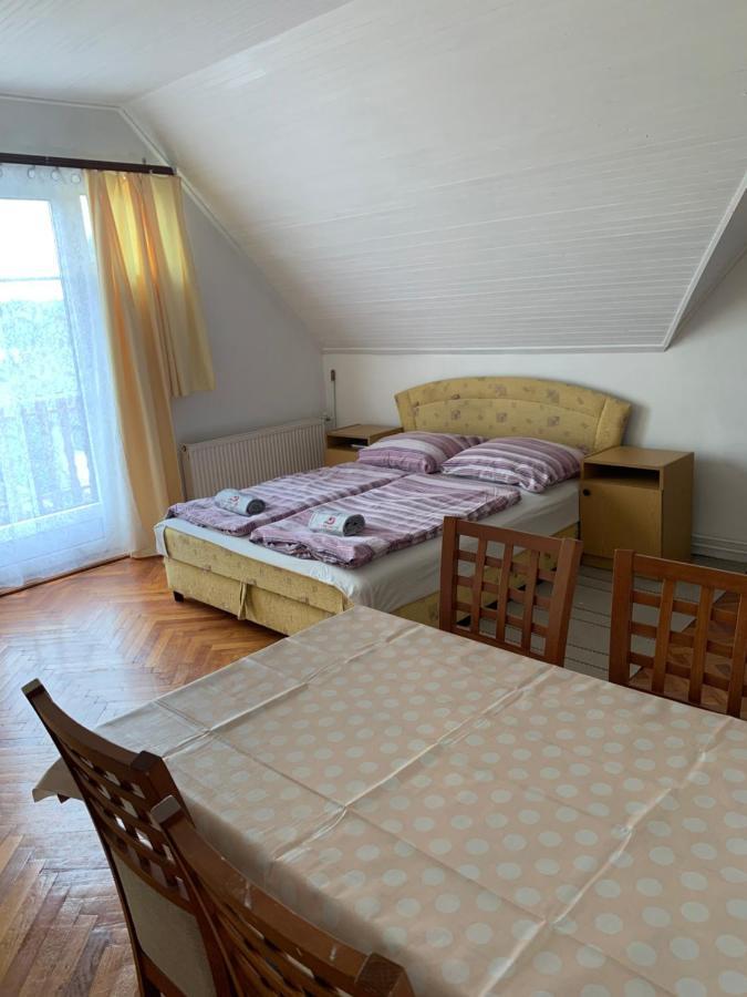Ferienwohnung Kriszta Apartmanhaz Balatonlelle Exterior foto