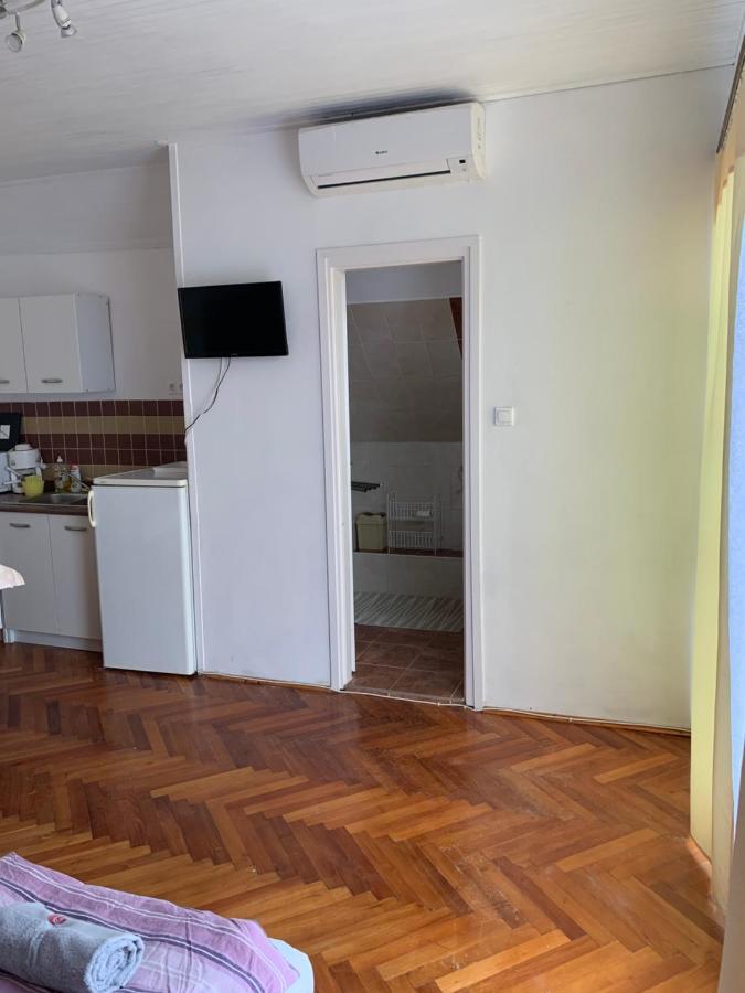 Ferienwohnung Kriszta Apartmanhaz Balatonlelle Exterior foto