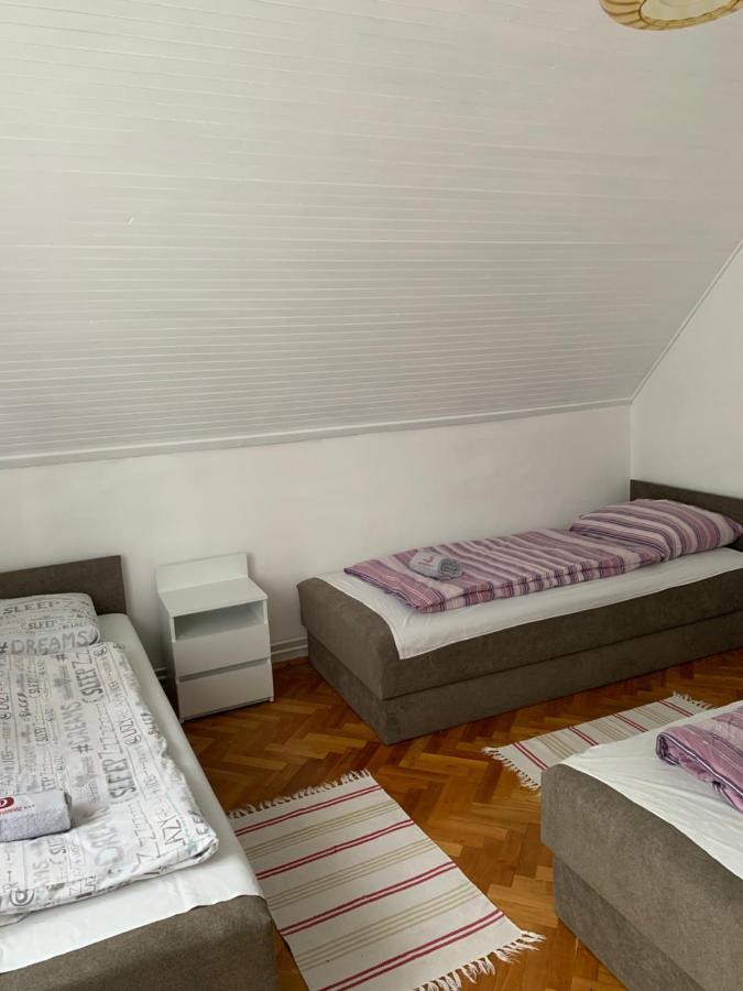 Ferienwohnung Kriszta Apartmanhaz Balatonlelle Exterior foto