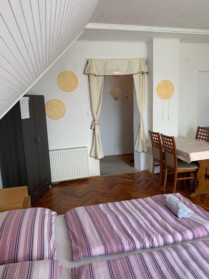 Ferienwohnung Kriszta Apartmanhaz Balatonlelle Exterior foto