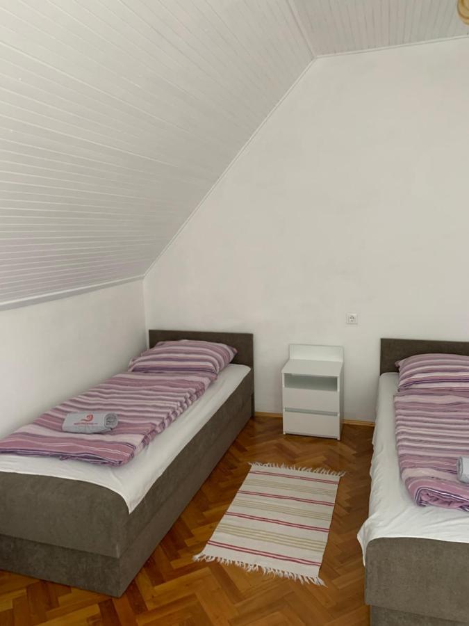Ferienwohnung Kriszta Apartmanhaz Balatonlelle Exterior foto
