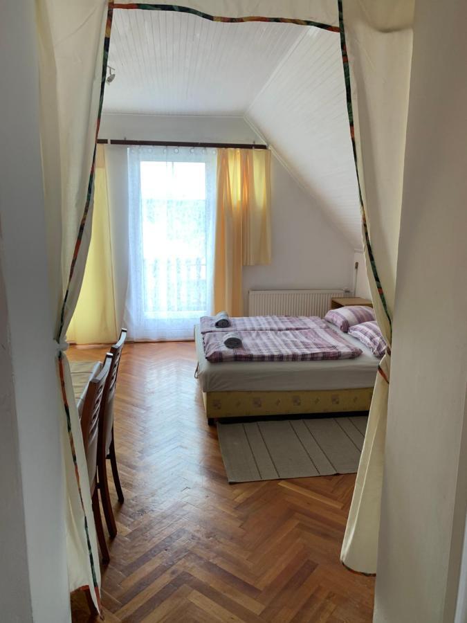 Ferienwohnung Kriszta Apartmanhaz Balatonlelle Exterior foto