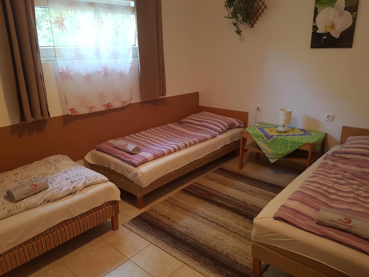Ferienwohnung Kriszta Apartmanhaz Balatonlelle Exterior foto