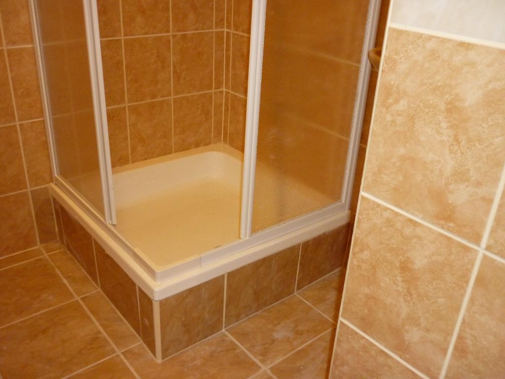 Ferienwohnung Kriszta Apartmanhaz Balatonlelle Exterior foto