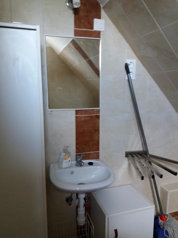 Ferienwohnung Kriszta Apartmanhaz Balatonlelle Exterior foto