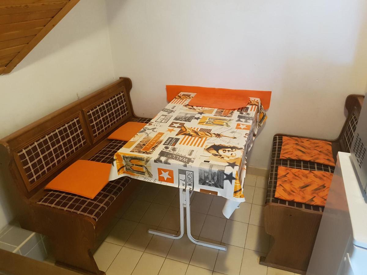 Ferienwohnung Kriszta Apartmanhaz Balatonlelle Exterior foto