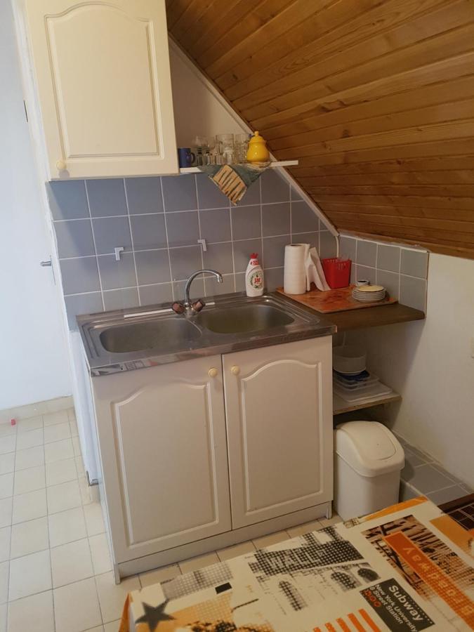 Ferienwohnung Kriszta Apartmanhaz Balatonlelle Exterior foto