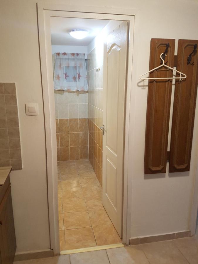 Ferienwohnung Kriszta Apartmanhaz Balatonlelle Exterior foto