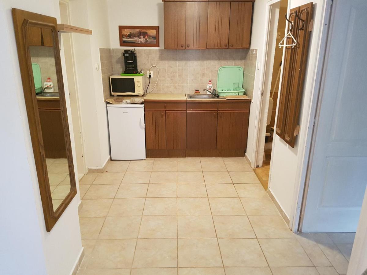 Ferienwohnung Kriszta Apartmanhaz Balatonlelle Exterior foto